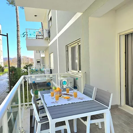 Sunny - 147 Apartment